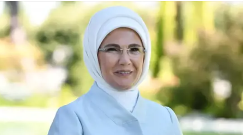 Emine Erdoğan, YKS'ye girecek öğrencilere başarılar diledi